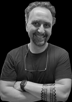 Francesco, Graphic & Print Specialist in Virally